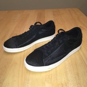 NEW Nike Womens Size 7 Blazer Low Lux LX